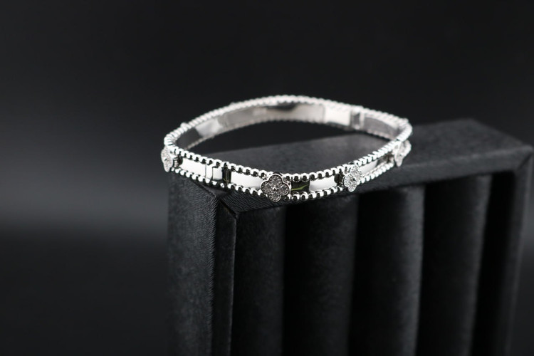 دستبند النگویی ونکلیف