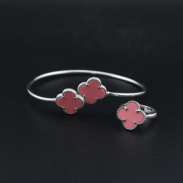 دستبند نقره زنانه