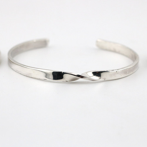 بنگل نقره اسپرت