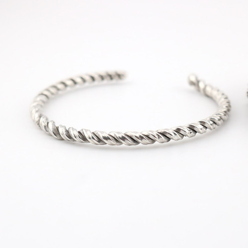 بنگل نقره اسپرت