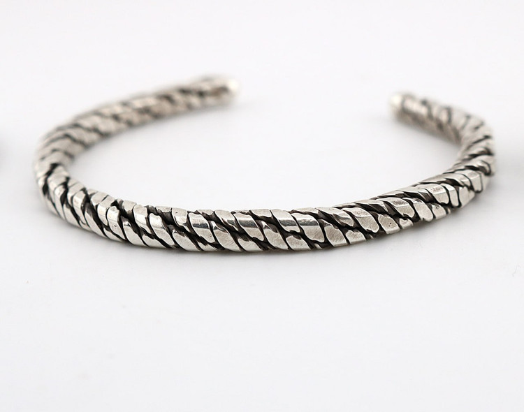 بنگل نقره اسپرت