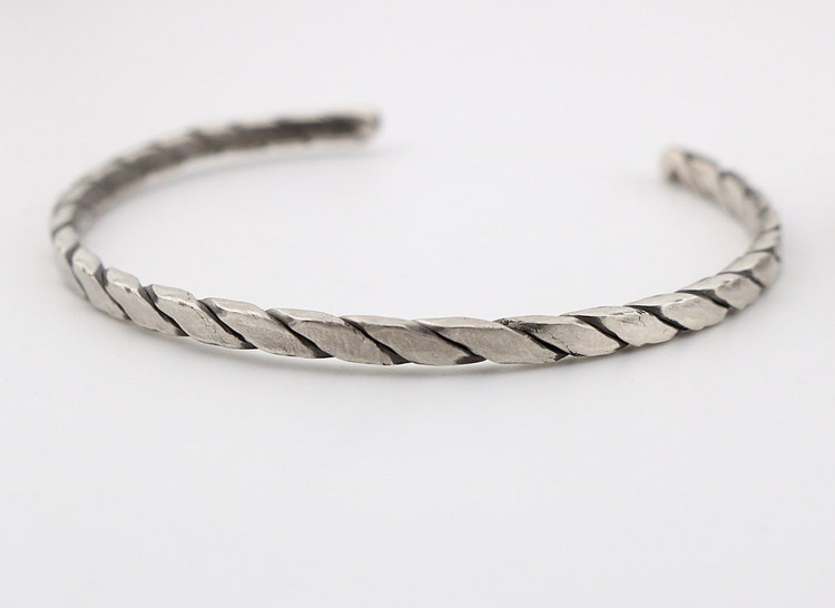 بنگل نقره اسپرت