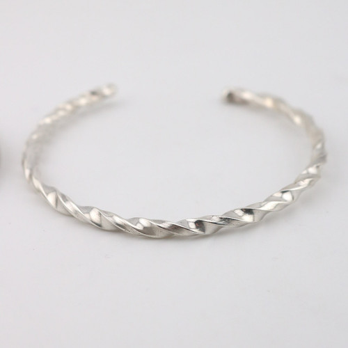 بنگل نقره اسپرت