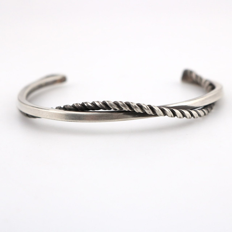 بنگل نقره اسپرت